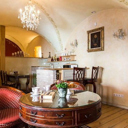 Appartamento Antique Old Town Studio By Urban Rent Vilnius Esterno foto