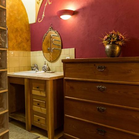 Appartamento Antique Old Town Studio By Urban Rent Vilnius Esterno foto
