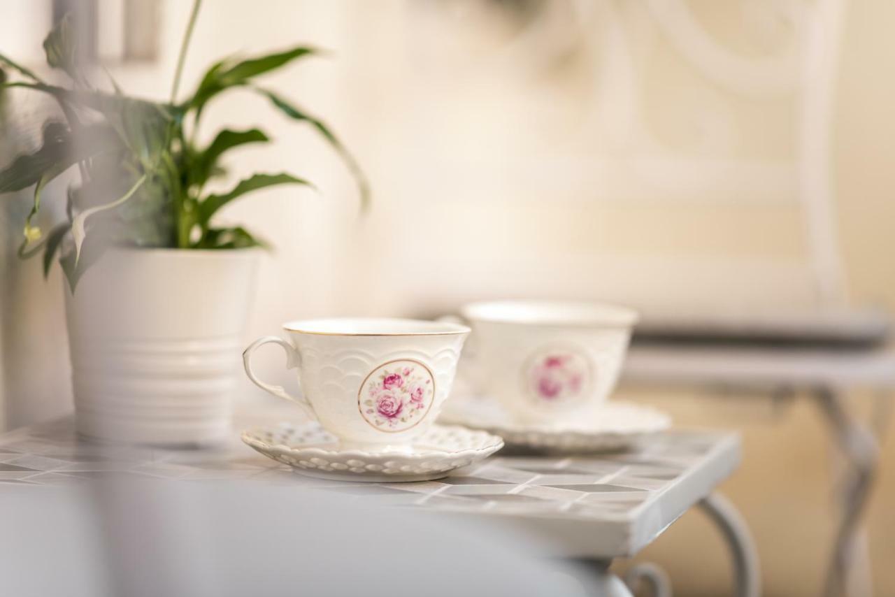 Appartamento Antique Old Town Studio By Urban Rent Vilnius Esterno foto